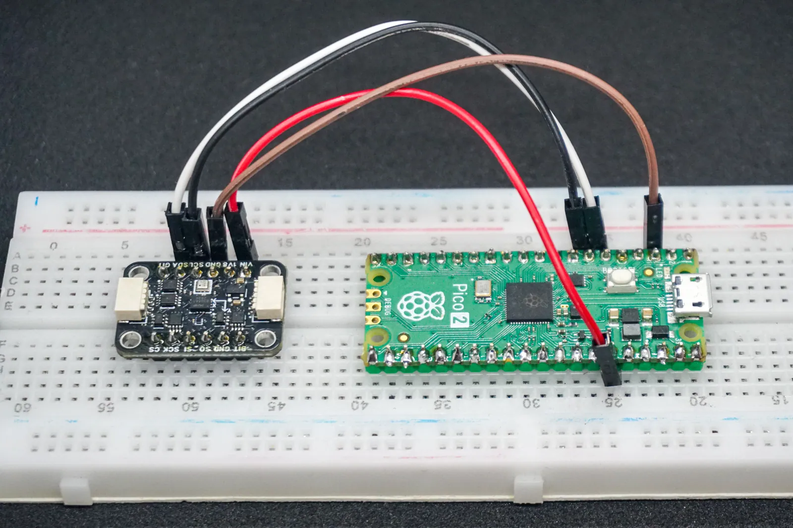 I2C zapojení k Raspberry Pi Pico ze strany spodní části desky